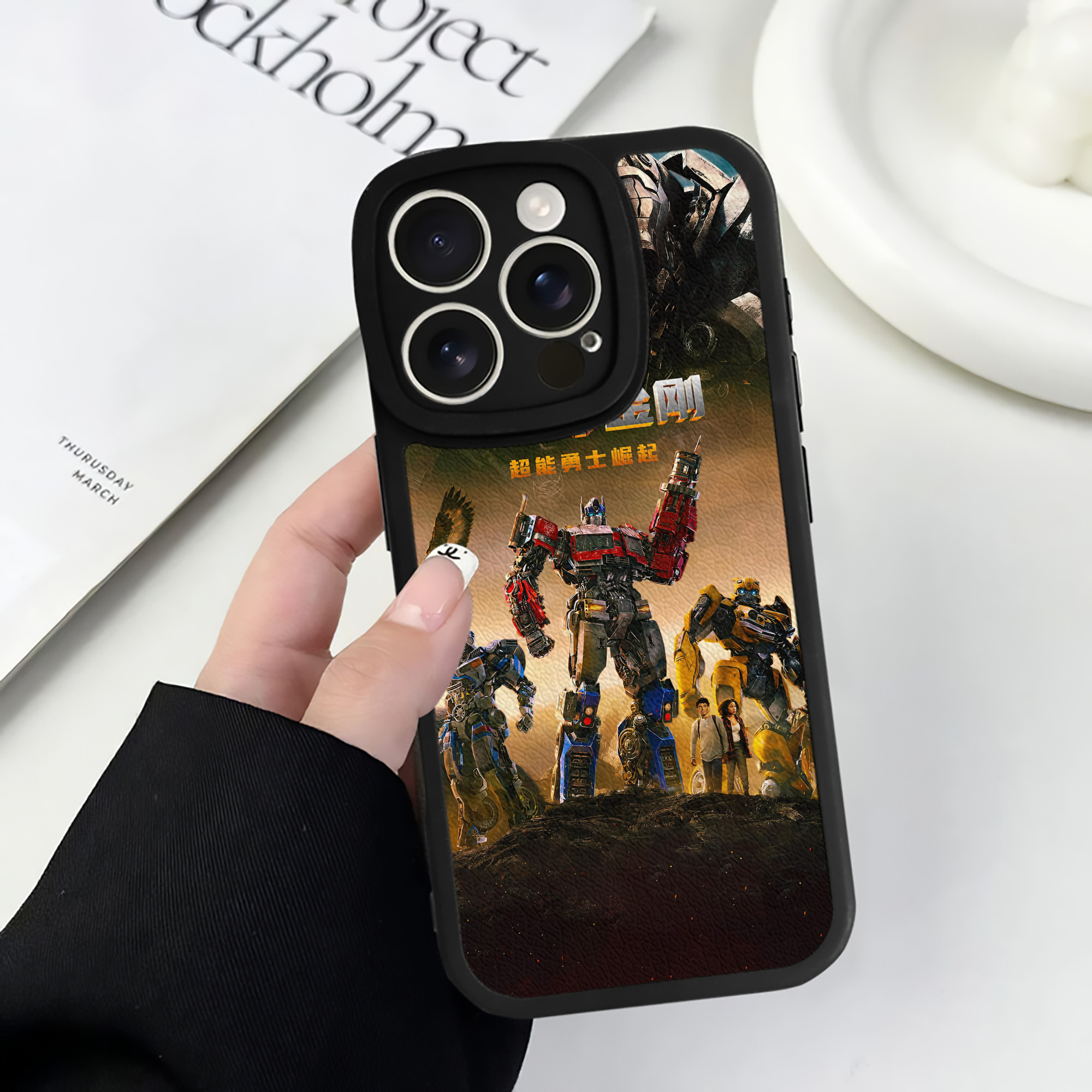 （画像用） Transformers トランスフォーマー 【iPhone 16シリーズ対応】シリコンスマホケース（レザー調） 材質：シリコン